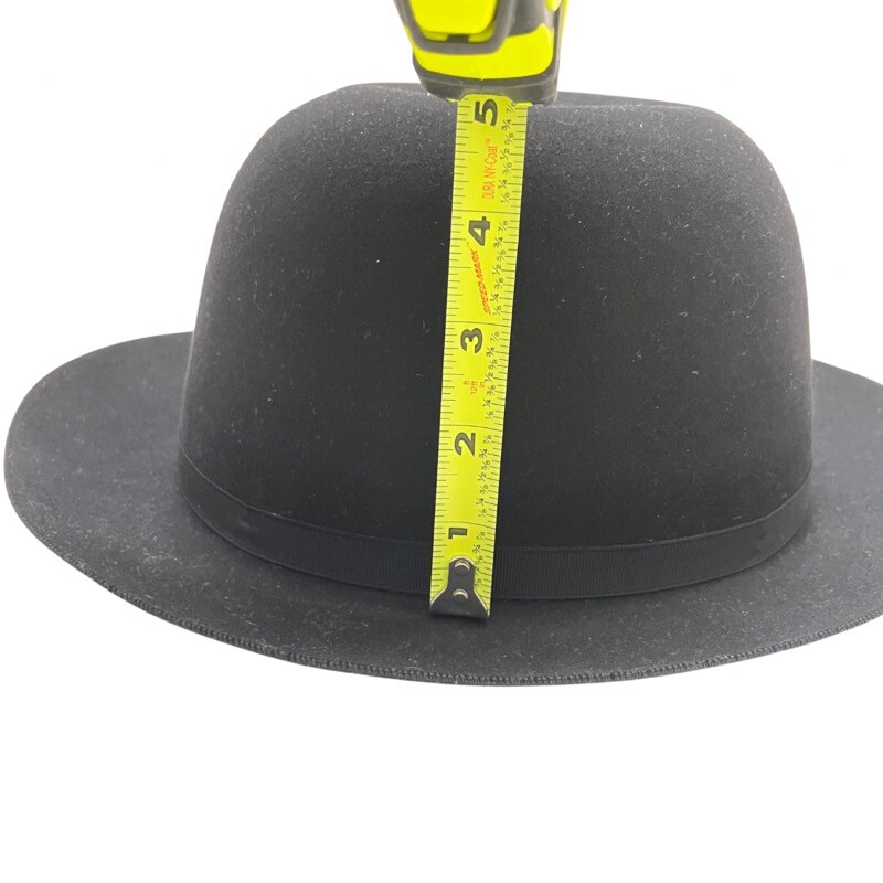 Lock & Co Hatters Trilby Hat<br />
Wool Felt<br />
Black<br />
Size: 7 3/8