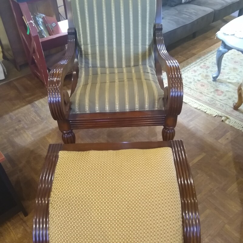 Wood/Uphol Chair & Ottoman


Beautiful upholstered charir and ottoman trimmed in detailed mahogany wood.  Chairs have wheels on the front legs and ottoman has wheels on all legs. Green, old and ivory upholstery.  Chair and ottoman are heavy and in great condition! Made in the USA.

Size: 25 in wide X 29 in deep X 35 in high