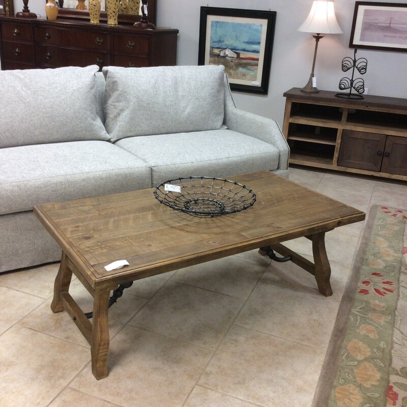 This is a very nice coffee table from Ashley Furniture.
Rustic in style, it's a nice combination of wood and metal.
