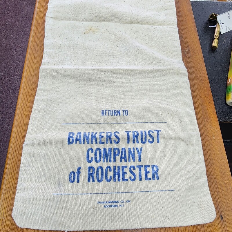 Vintage Bank Bag, Cream, Size: 9 X 17<br />
Bankers Trust Company of Rochester