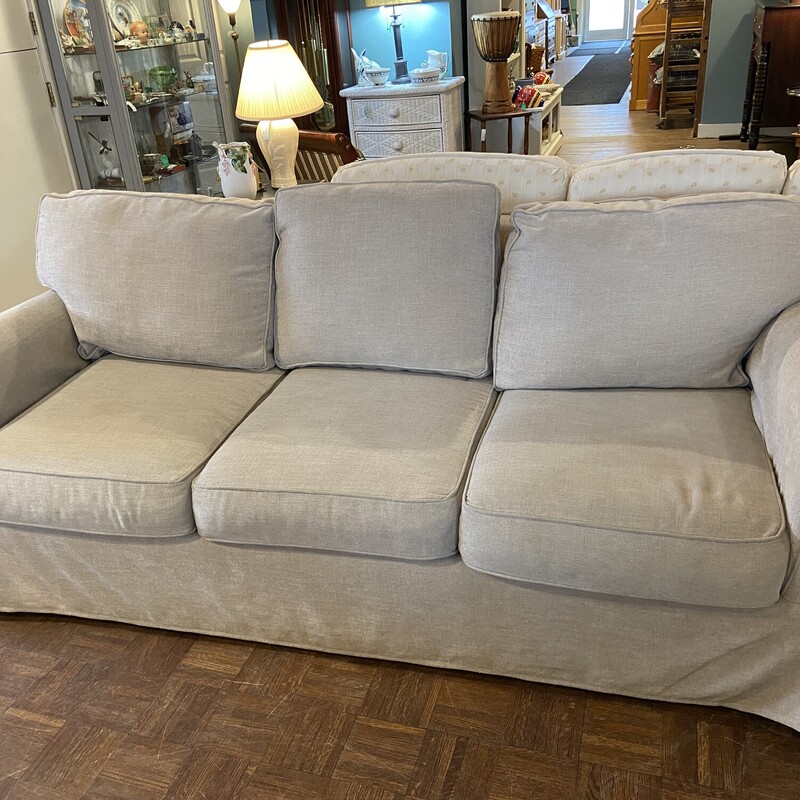 Pottery Barn Couch

Size: 85x37x31