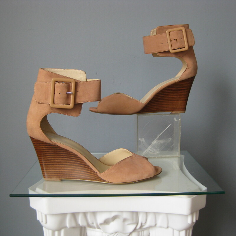 NIB Nine West Leather, Nude, Size: 10<br />
<br />
wardrobe staple!<br />
nude sandals for summer with a wedge heel and wide ankle strap.<br />
these make a statement but the nude tone, if it matches your skin tone even a little, won't shorten the leg visually.<br />
and they'll go with any look!<br />
<br />
brand new but please note to save on shipping I do not plan to send them in the box.<br />
If you need the box please get in touch before purchasing and I'll adjust the shipping as necessary.<br />
<br />
size 8<br />
<br />
thanks for looking!<br />
#59876