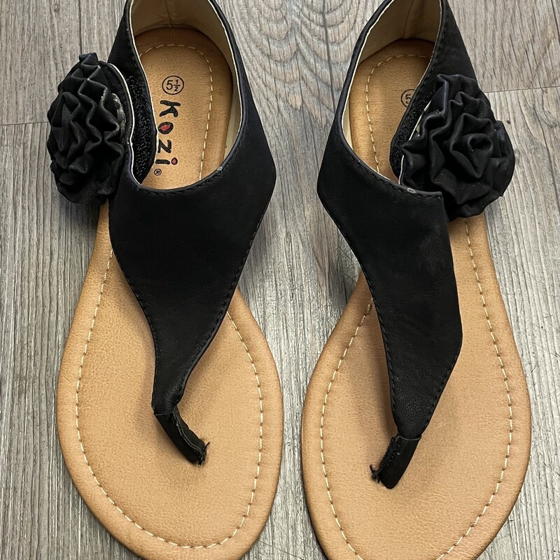 Kosi Sandals, Black, Size: 5.5Y