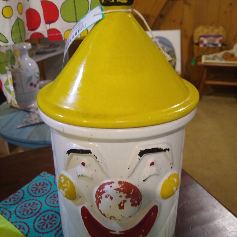 Vtg Clown Cannister

7 in wie  X 12 in high