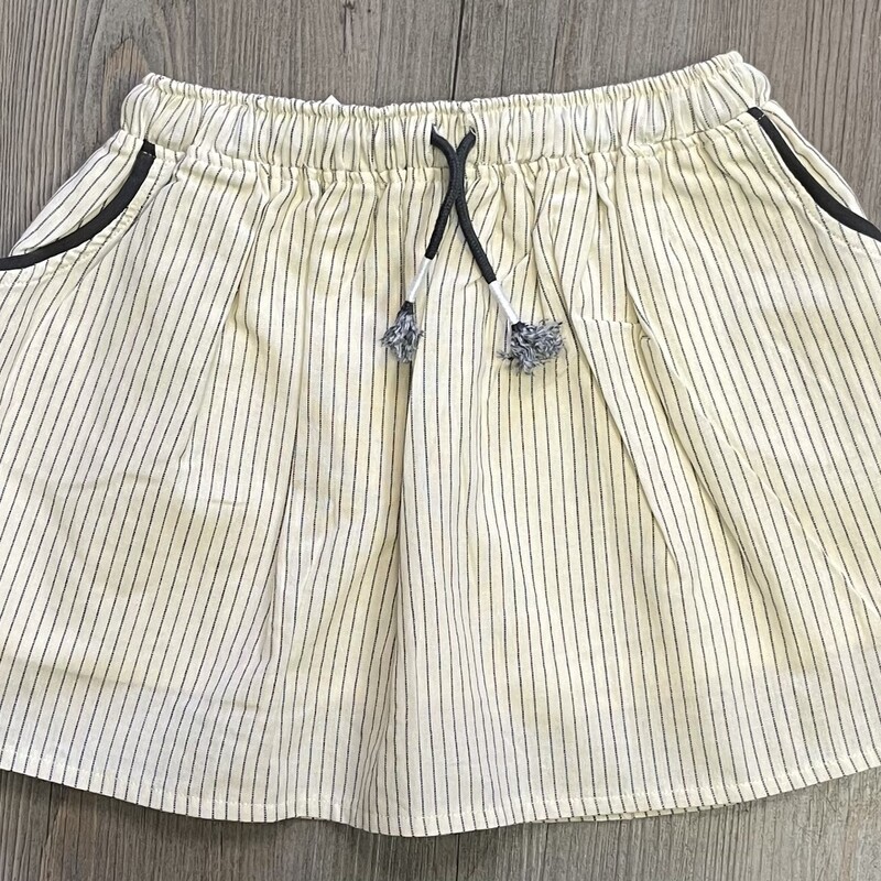Boboli Skirt - 7397, Beige, Size: 4Y
Pin Striped