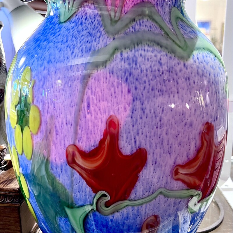 Vase Art Glass Floral
Size: 13H