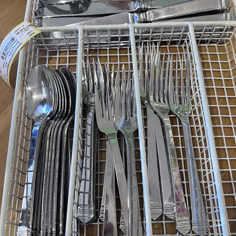 Towle Stainles Flatware
Size: 33 Pieces