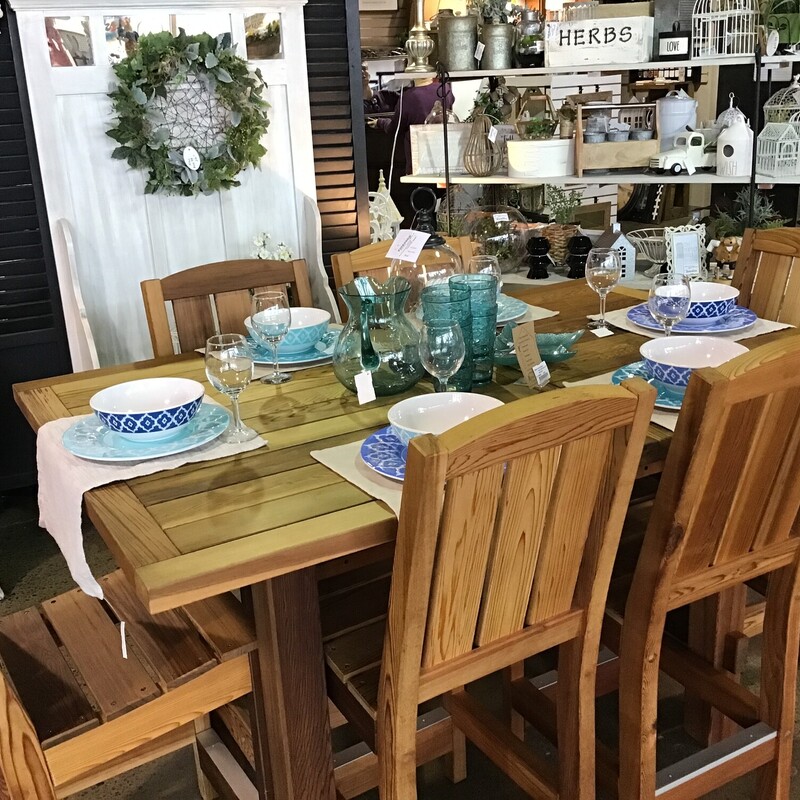 Table W/6 Chairs & 2 Lvs