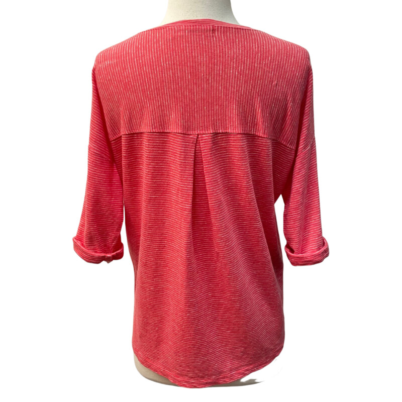 Habitat Linen Top<br />
Elbow Lenght Sleeves<br />
Striped<br />
Coral and White<br />
Size: X-Small