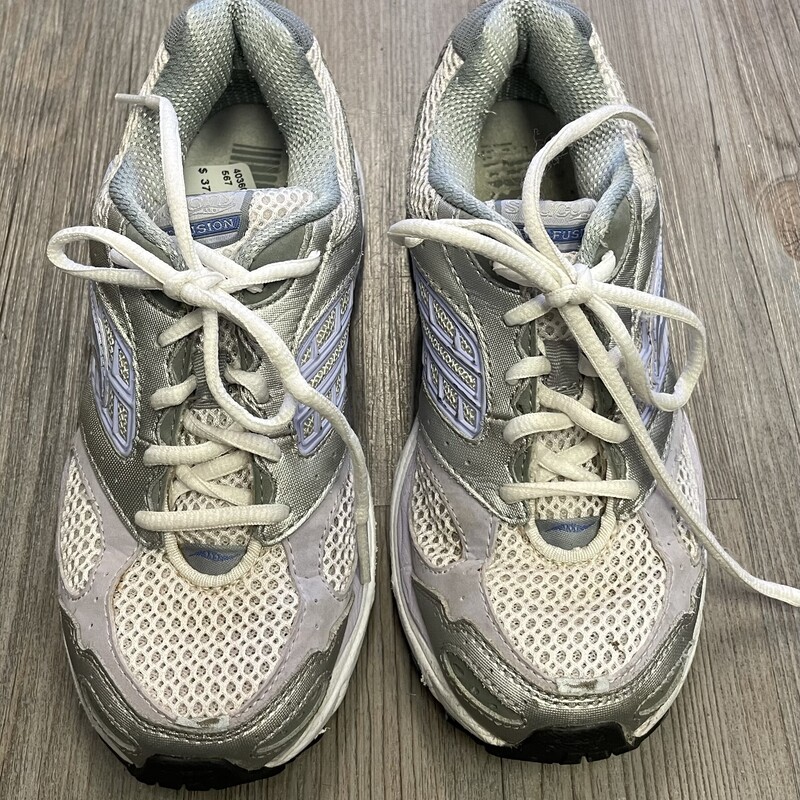 Saucony Running Shoes, Lavander, Size: 2.5Y