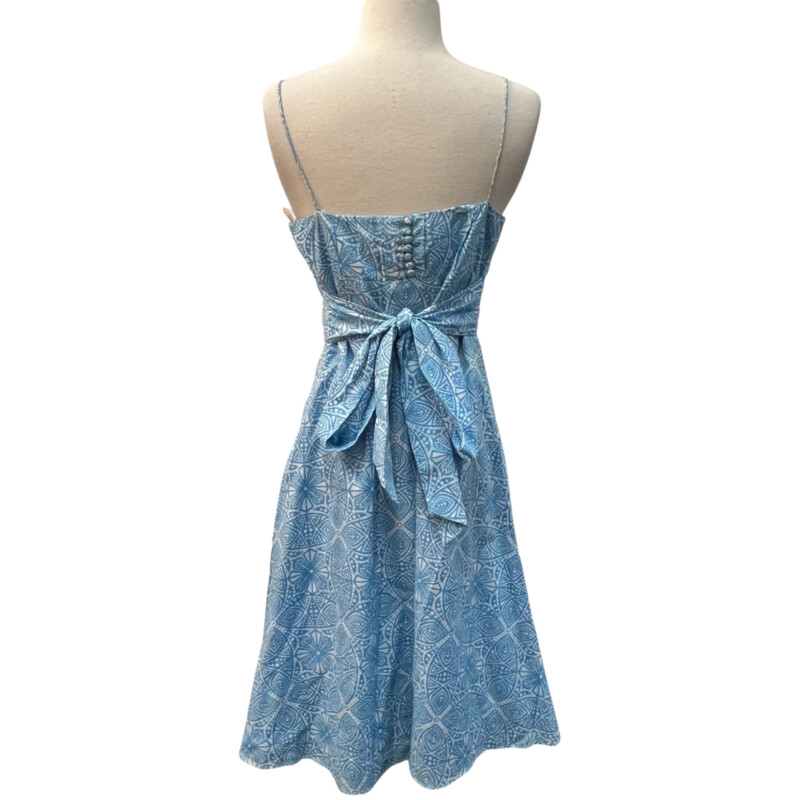 Lilypod Dress<br />
Tie Waist<br />
Blue and White<br />
Size: 10