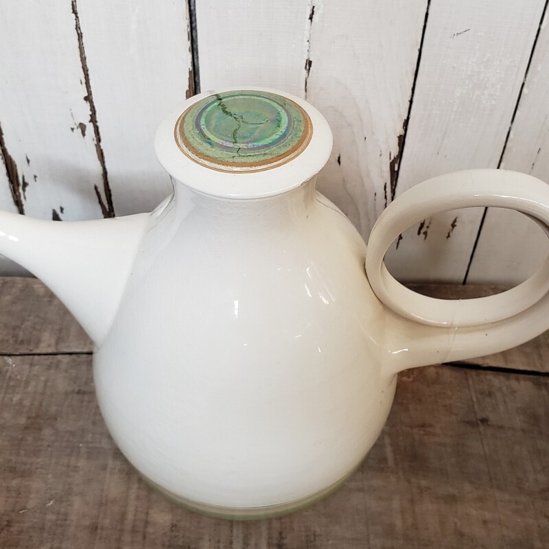 Vintage Ceramic Teapot. Size: 8in tall.