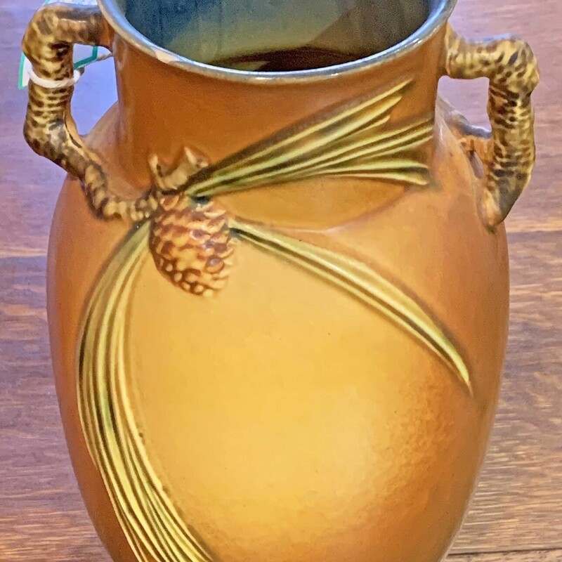 Roseville Pincone Vase, circa 1930s

 10 Inches tall, small chip