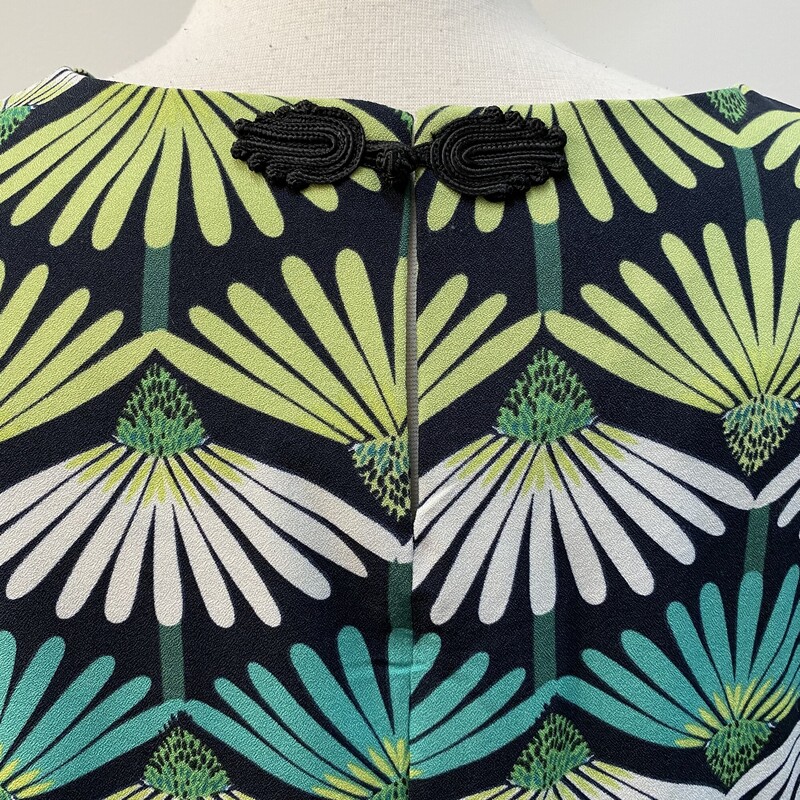 Molly Bracken Short Sleeve Floral Dress with Pockets Green, Citrus, Ivory and Black<br />
Size: Medium
