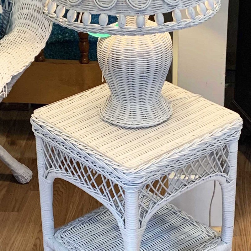 White Wicker Table Lamp
