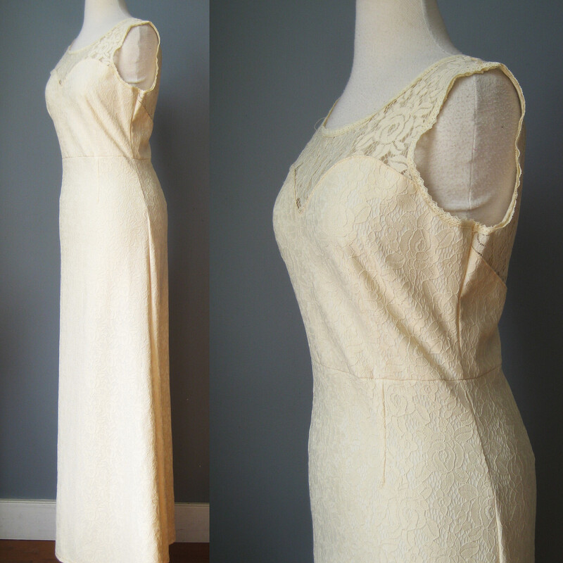 This pretty has a simple silouette.<br />
Fitted from shoulder to hip with a graceful skirt that reaches the floor.<br />
creamy ivory lace throughout, fully lined except above the bust.<br />
deep v in the back<br />
<br />
It's by Miusol and made of 90% nylon and 10% spandex, which gives it a nice amount of stretch.<br />
You'll want this to hug the curves, the measurements provided are taken with the garment lying flat and not stretched out at all.<br />
<br />
Here are the flat measurements, please double where appropriate:<br />
<br />
Armpit to armpit: 17.5<br />
Waist: 14.5<br />
Hip: up to 18<br />
Length: 57<br />
<br />
Excellent condition.<br />
<br />
<br />
Thanks for looking!<br />
#45442