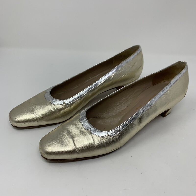 Vinatge Belgian Shoes, Gold, Size: 8.5