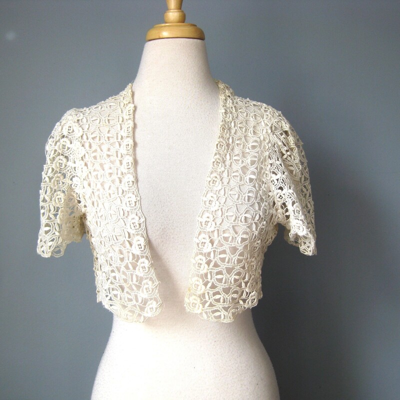 Antique Crochet Shrug, White, Size: None

Antique crochet lace shrug in ivory
Short Sleeves

Great shape but a few things:
faint brown areas at the back of the neck and at the front opening
a small deeper rust stain along the bottom edge
one bit of fraying at the bottom edge, I can fix for you before I ship, just remind me please! :)

No tags.
No closure.

flat measurements:
armpit to armpit: 18
length back of neck to hem: about 11


Thanks for looking!
#57912