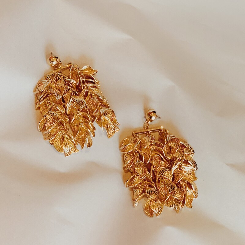 These BOLD earrings are stunning! They measure 4 inches in length!