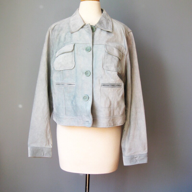 Bernardo Suede, Mint, Size: 20
Pale blue trucker style jacket by Bernardo.
high quality soft suede with buttons in the front
fully lined
chest pockets

Excellent condition!

Marked Size 20

Flat measurements:
armpit to armpit: 24.5
width at hem: 22
length: 19.5
underarm sleeve seam: 18.5

thanks for looking!
#55289