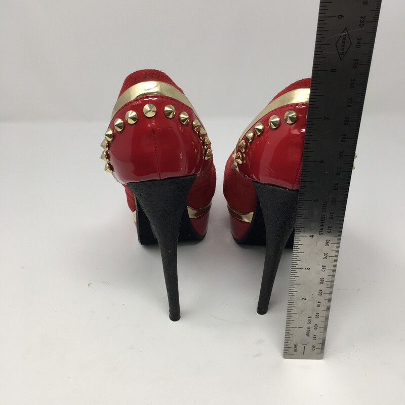 120-097 Paprika, Red, Size: 6.5<br />
red high heels w/ gold embellisments -