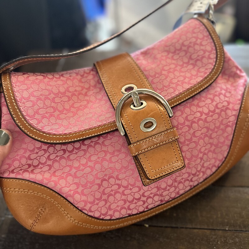 Y2k Pink Coach Shoulder Bag, signature monogram and leather. This purse is  stylish, practical and spacious! There is a back pocket, adjustable buckle,  plenty of inside  room.<br />
TheStyle number: B0894-F10926<br />
width: 14in length: 9in strap height: 9in