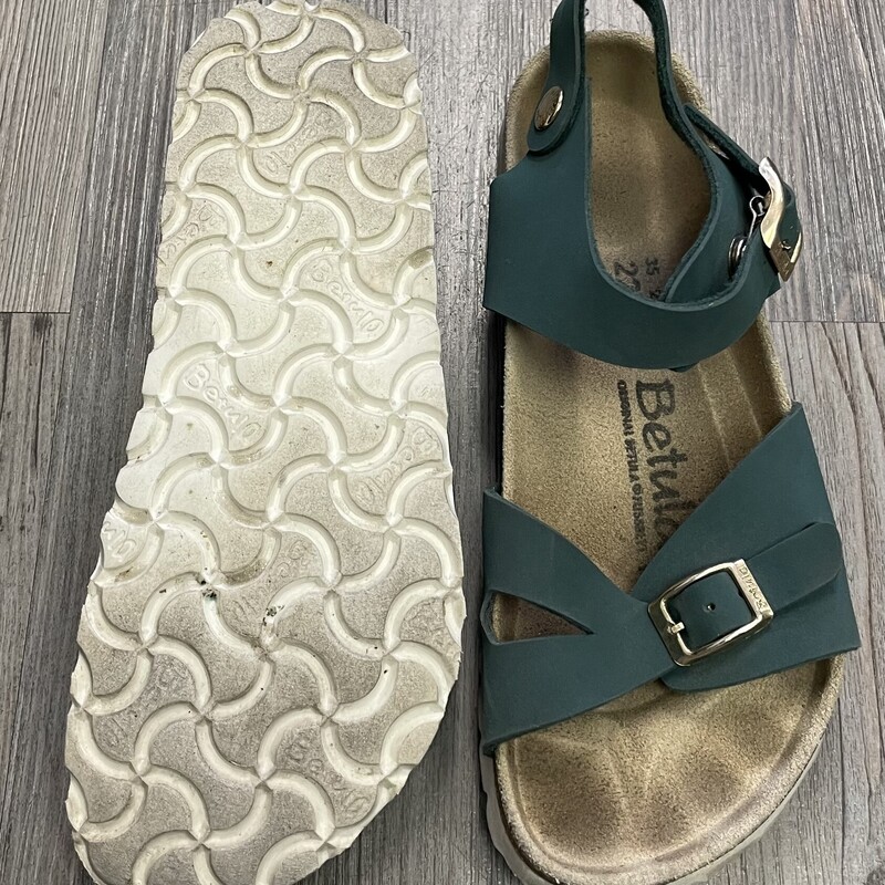 Betula Sandals, Green, Size: 4Y<br />
Original Size 35