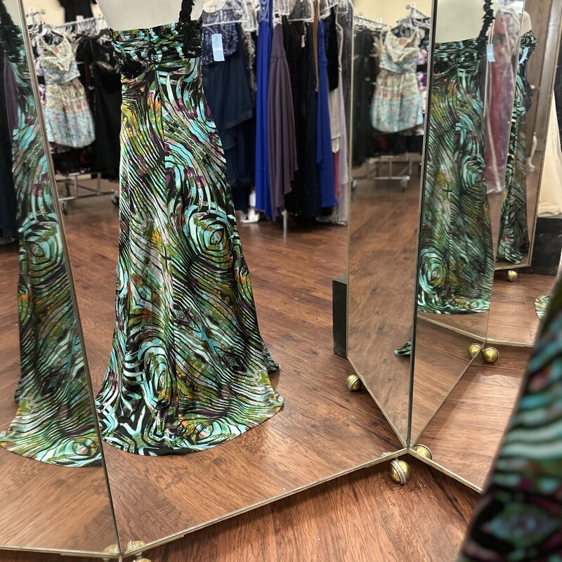 Nightway Halter Dress, Black Green Multi, Size: 4<br />
Beautiful  Dress for Prom or any Formal!<br />
All Sales Are Final. No Returns.<br />
Pick Up In Store Within 7 Days Of Purchase<br />
Or<br />
Have It Shipped<br />
<br />
Thank You For Shopping With Us  :-)