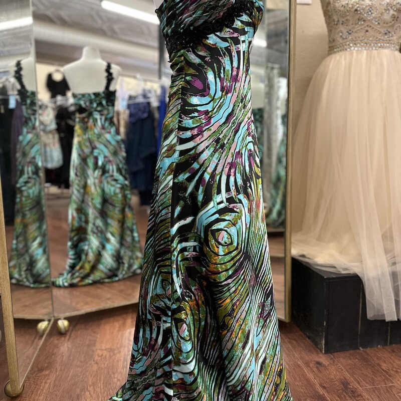Nightway Halter Dress, Black Green Multi, Size: 4<br />
Beautiful  Dress for Prom or any Formal!<br />
All Sales Are Final. No Returns.<br />
Pick Up In Store Within 7 Days Of Purchase<br />
Or<br />
Have It Shipped<br />
<br />
Thank You For Shopping With Us  :-)