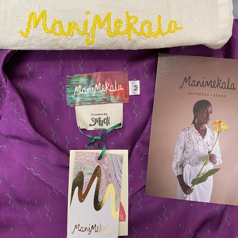 NEW Manimekala Blouse<br />
Twilight Dreamscape<br />
Crafted from a blend of luxurious silk and crisp cotton, it has a vintage-inspired pyjama collar, loose fit and slightly cropped balloon sleeves.<br />
Size: Medium
