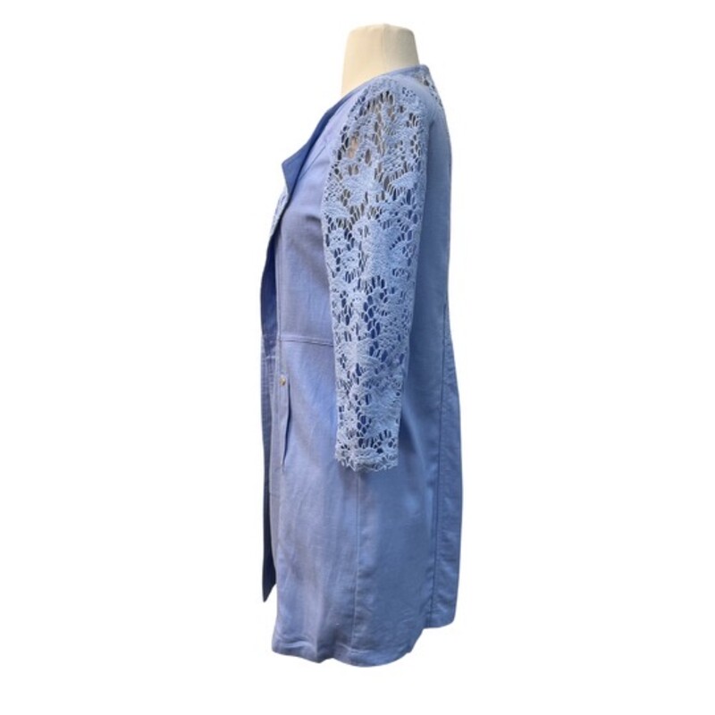 Chicos Open Cardigan<br />
Lace Details<br />
lace Back<br />
Sky<br />
Size: Small
