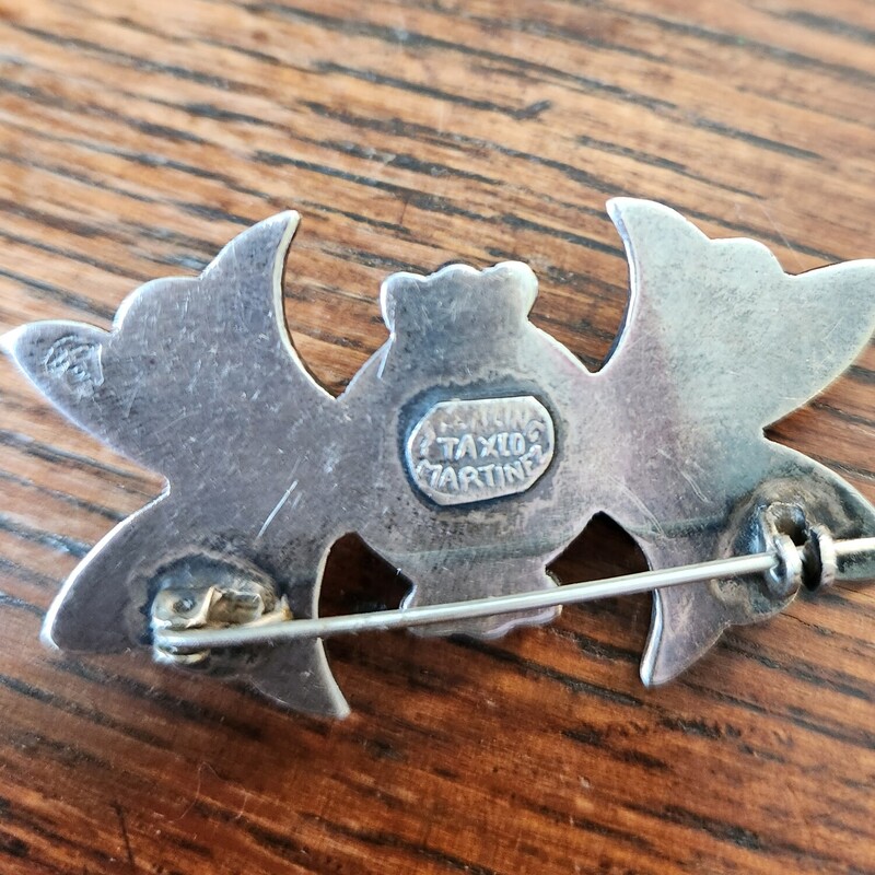 MARTINEZ TAXCO  EAGLE PIN,
 TURQ AND SILVER
.4 oz
these pieces are from an estate.  I am classifying all pieces as Jewelry Vintage