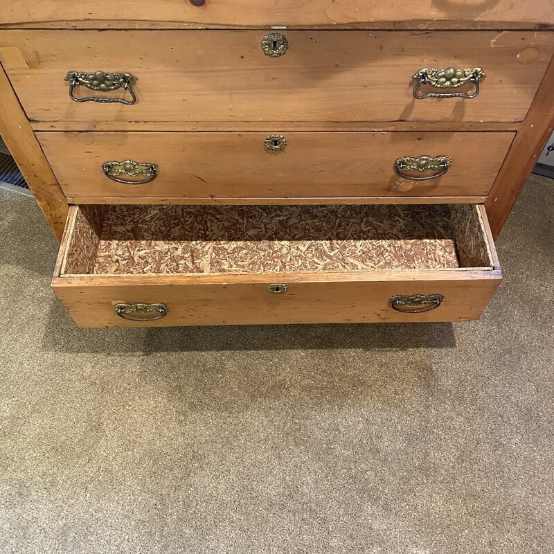 Cedar Lined 4 Drwew Dresser
Dove Tail Drawers, built with Square Nails
35 Inches High, 39 Inches Wide, 18 Inches Deep