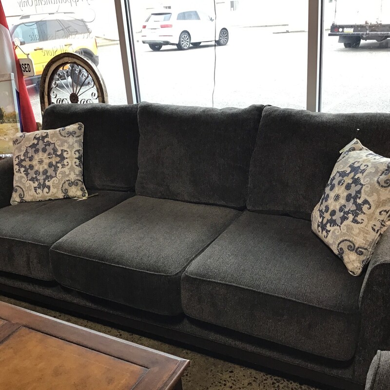 Grey Upholstered Sofa
Flippable back and seat cushions
Purchased 3 years ago
Owners had the cores on all the cushions replaced with commercial grade foam by Santom Upholstery

Dimensions: 95x41x38