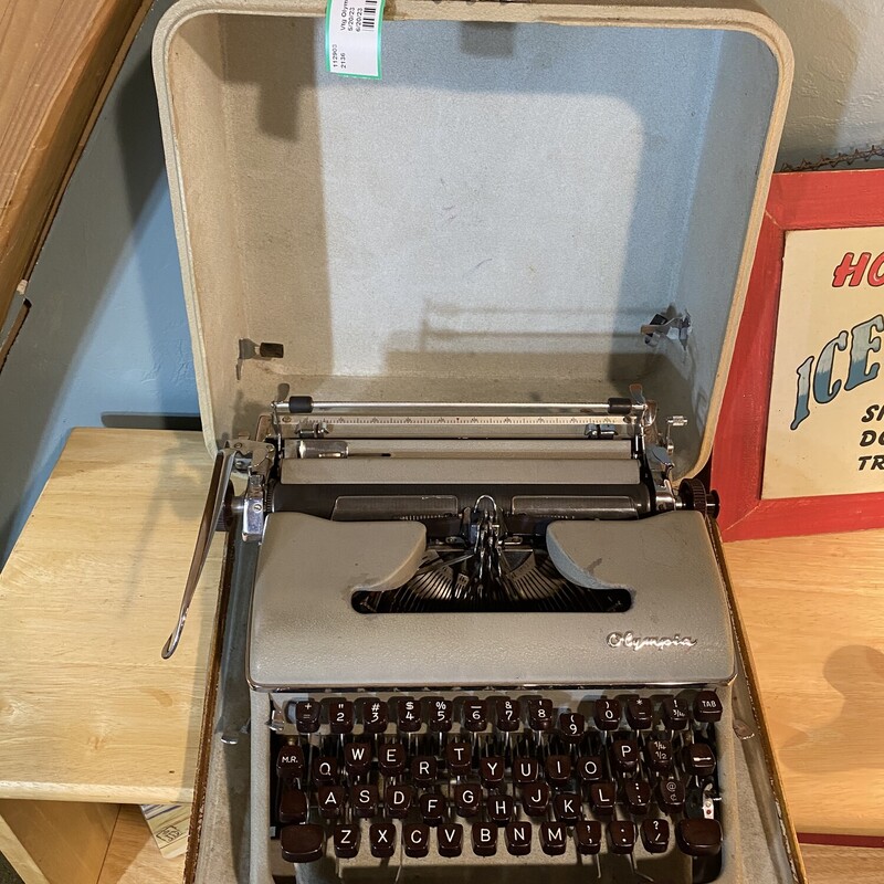 Vtg Olympia Typewriter