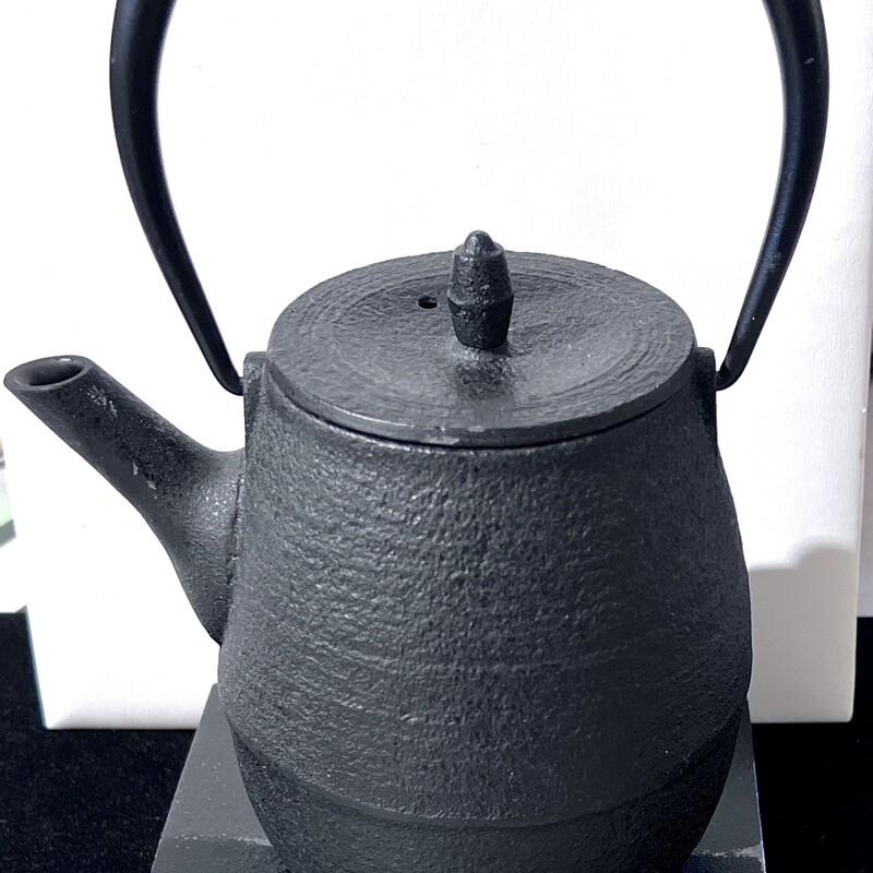 Cast Iron Teapot & Stand
