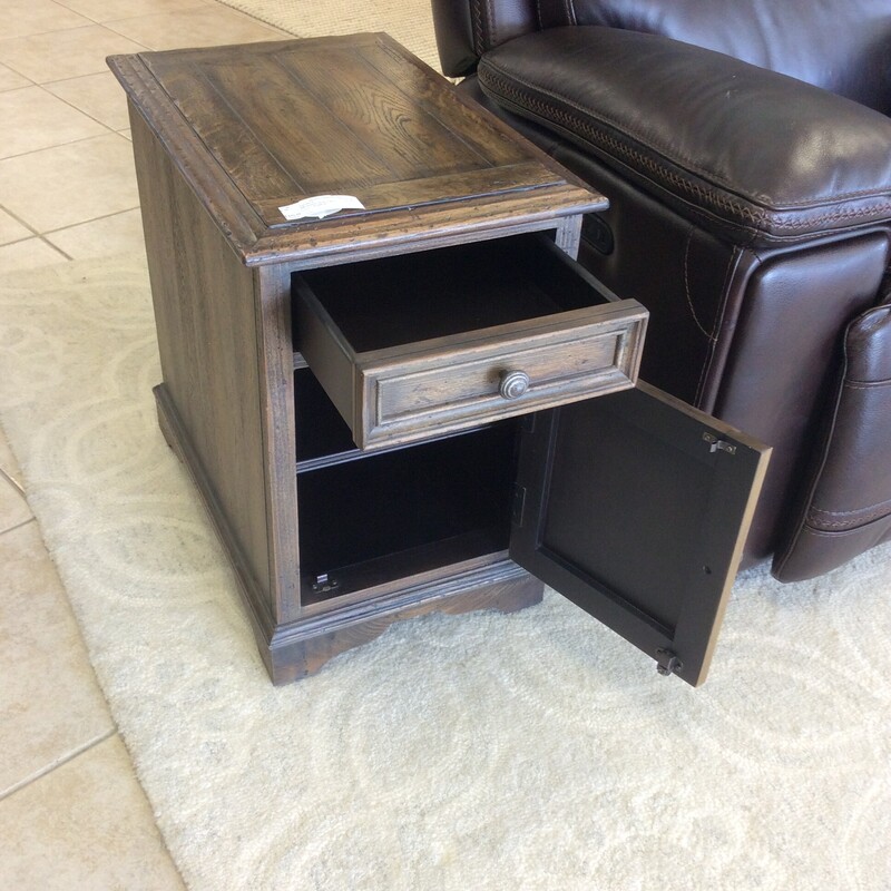This is a very nice pair of smoke gray wood Hooker side tables. These side tables has 1 drawer and a cabinet with 1 shelf.