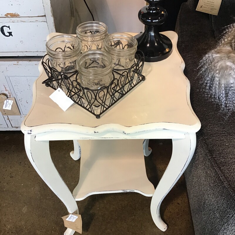 This square accent table was painted in-house using Country Chic paint. It is an off-white color and perfect for any room in your home!
Dimensions are 18 in x 18 in x 28 in