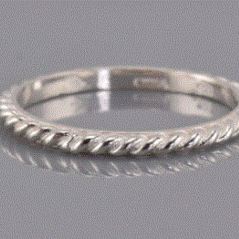 Silpada 925 Twist Stackable Ring
Silver Size: 7.25