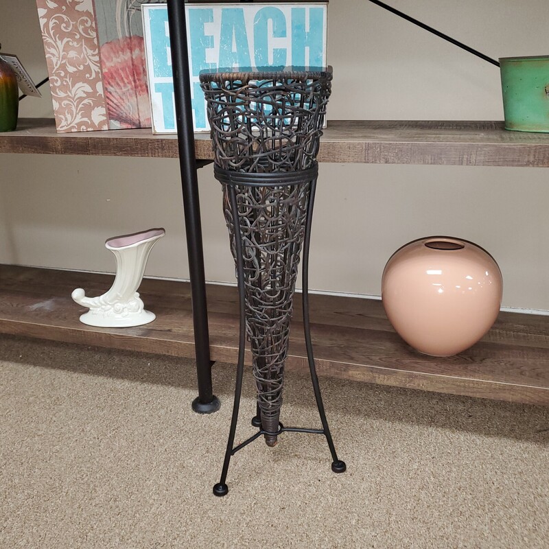 Wicker Vase Metal Stand