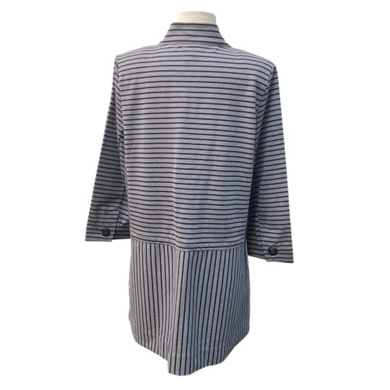 NEW CAbi Car Coat<br />
Striped Dappled Navy<br />
Size: Large