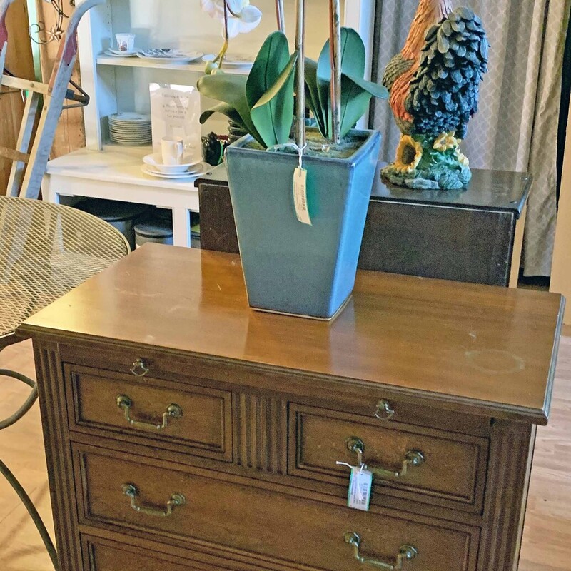 Kindel Buffet W/Pullout T