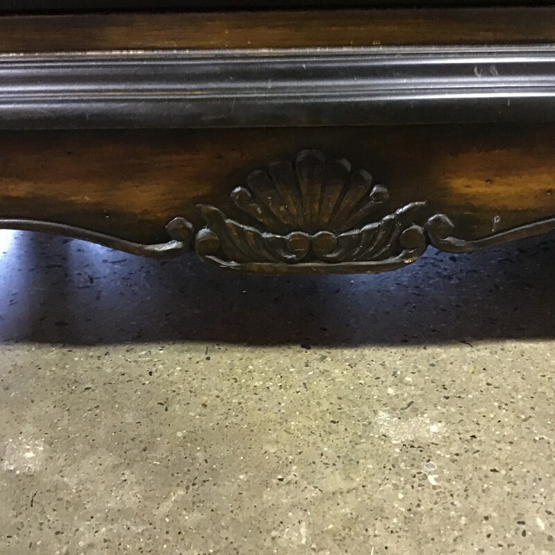Powell Furniture<br />
Two tone wood<br />
Ring hardware<br />
Drawer pulls<br />
Leaf detailing on sides<br />
Clawfeet