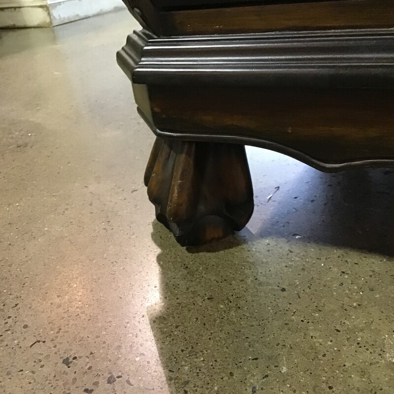Powell Furniture<br />
Two tone wood<br />
Ring hardware<br />
Drawer pulls<br />
Leaf detailing on sides<br />
Clawfeet