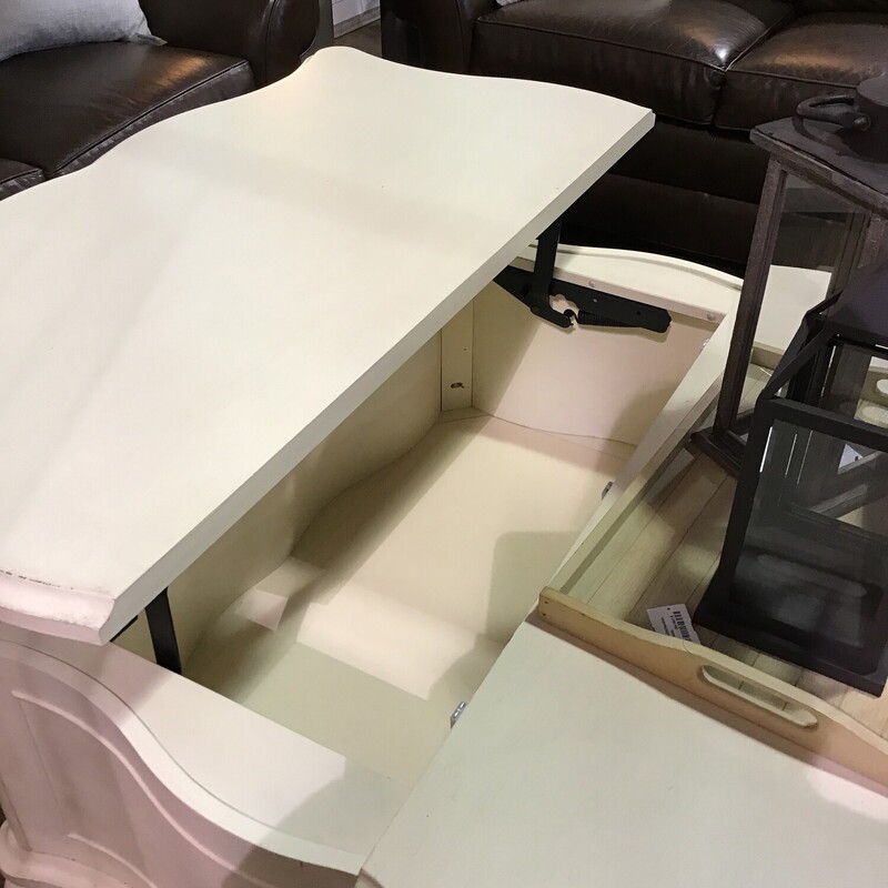 Universal Furniture<br />
Cream<br />
Square coffee table<br />
2 large drawers<br />
Convenient lift top mechanism<br />
Bun feet<br />
Ring drawer pulls<br />
<br />
Dimensions:  44x44x21