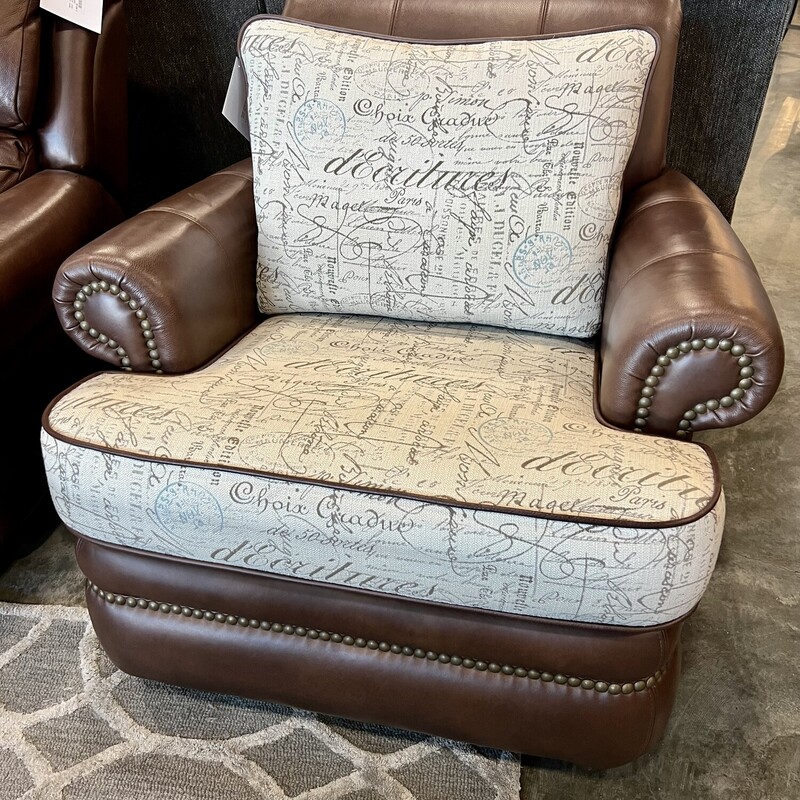 AZ. Leather/fabric Chair