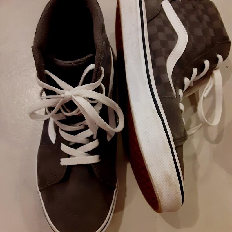 *Vans Hi Tops, Size: 5 Youth