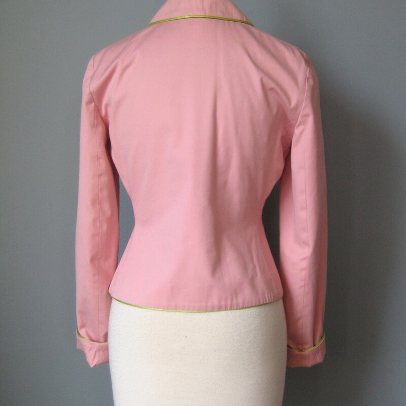 Molly B Cotton Blazer, Pink/Grn, Size: 6<br />
Chic cropped cotton blazer made Molly B.<br />
Pastel pink with green trim at the edges and fancy round rhinestone buttons.<br />
Fully lined<br />
<br />
Marked size 6<br />
Flat measurements:<br />
Shoulder to shoulder: 15.25<br />
Armpit to armpit: 19<br />
Length: 20<br />
Underarm sleeve seam length: 18.75<br />
<br />
Perfect condition!<br />
<br />
thanks for looking!<br />
#1374