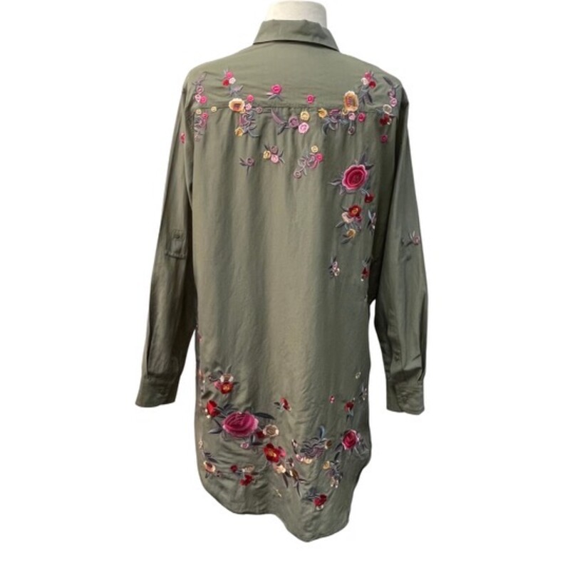 Zara Woman Embroidered Floral Blouse
Roll-Tadb Sleeves
75% Viscose 25% Polyester
Sage Green
Size: XSmall