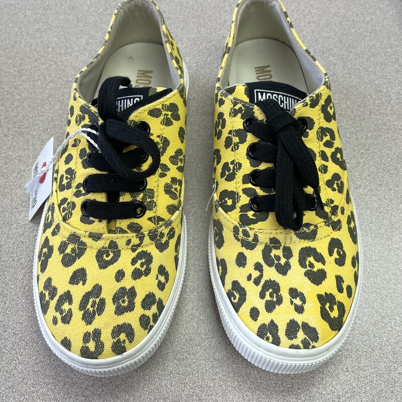 Moschino Floral Shoe, Yellow, Size: 1Y
NEW WITH TAGS